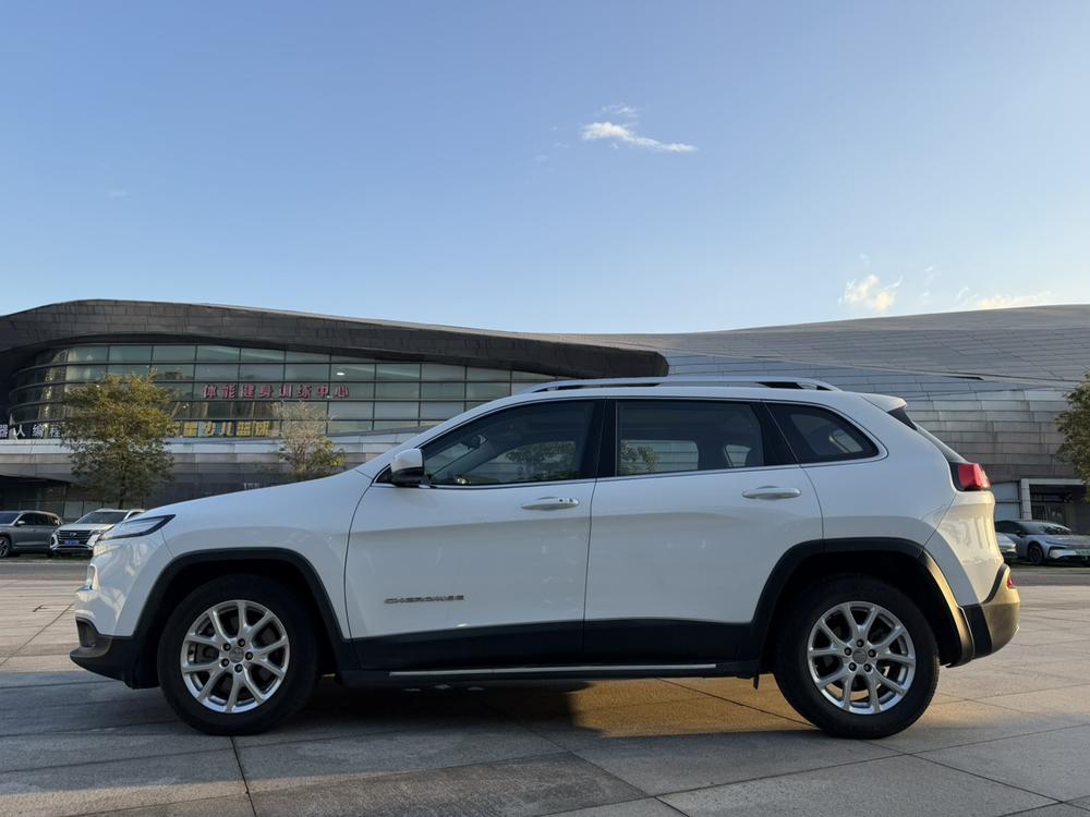 Jeep Cherokee