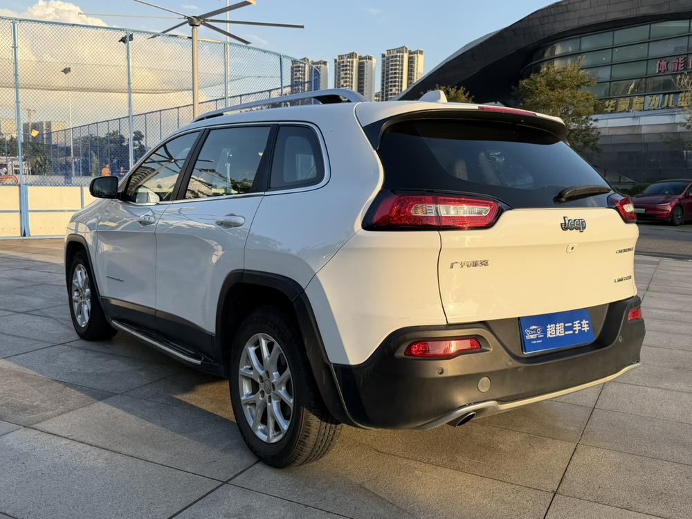 Jeep Cherokee