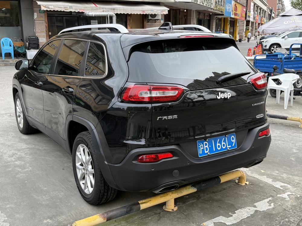 Jeep Cherokee