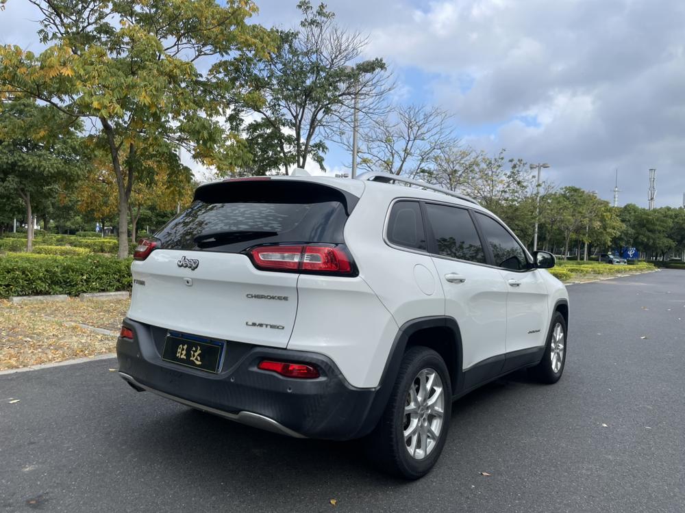 Jeep Cherokee