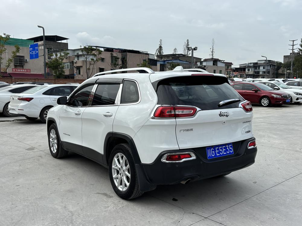 Jeep Cherokee