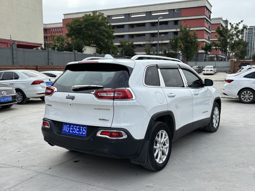Jeep Cherokee
