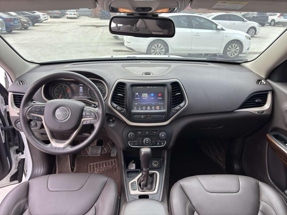 Jeep Cherokee
