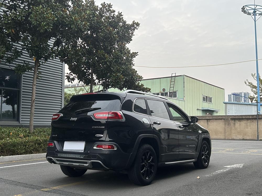 Jeep Cherokee
