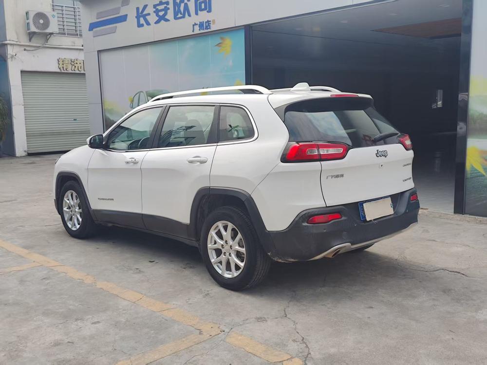 Jeep Cherokee