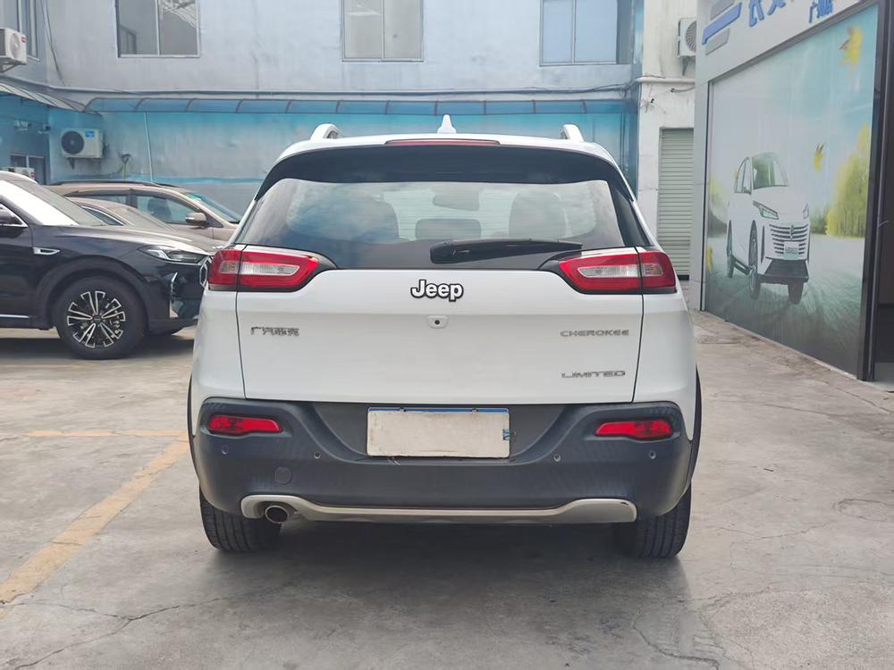 Jeep Cherokee