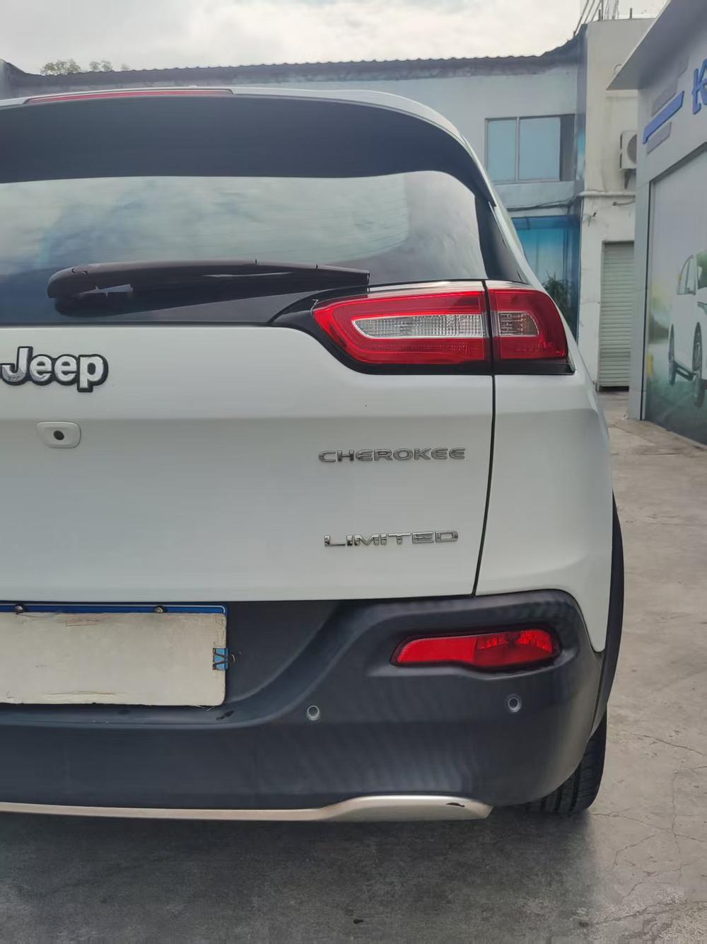 Jeep Cherokee
