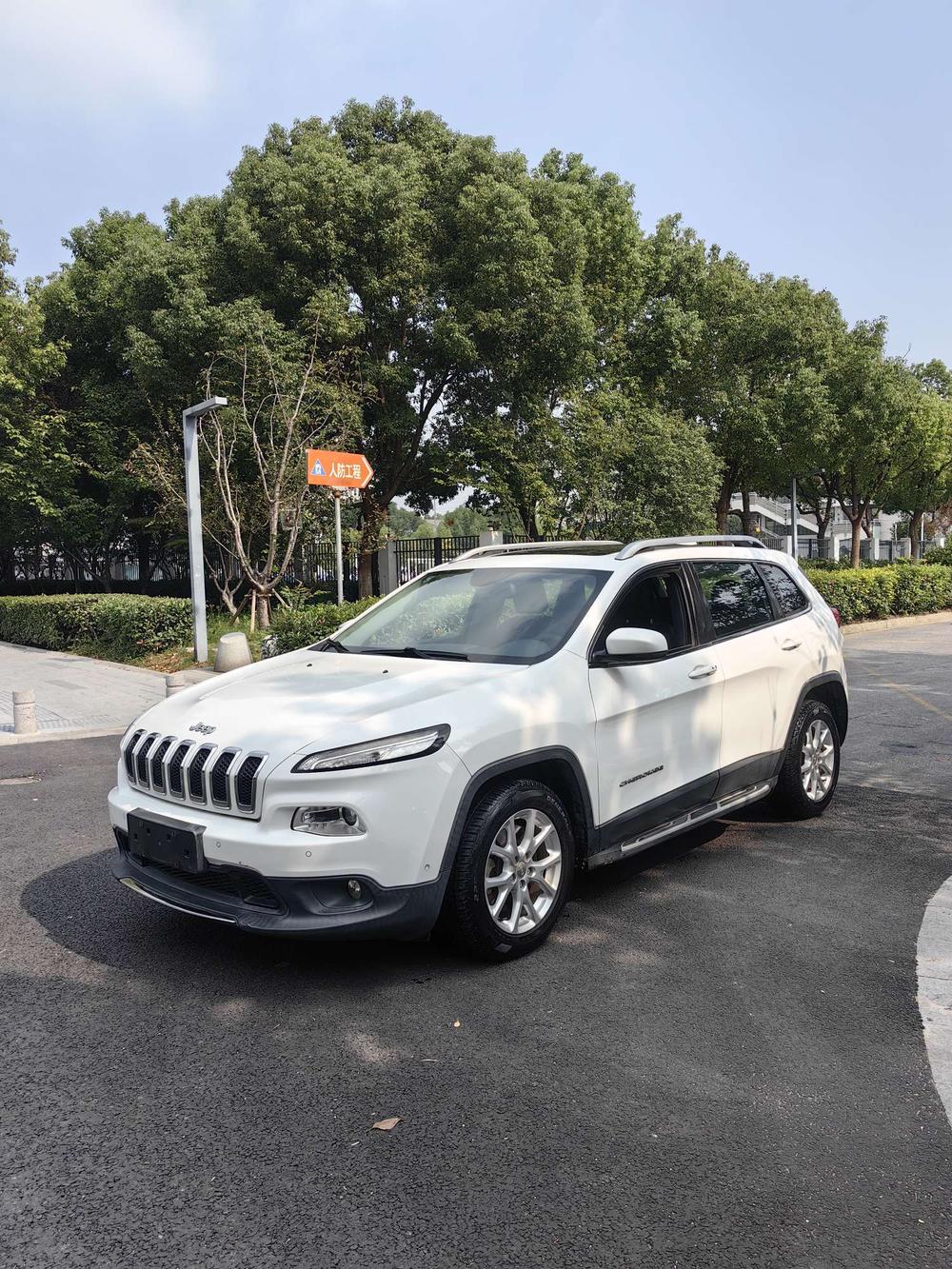 Jeep Cherokee