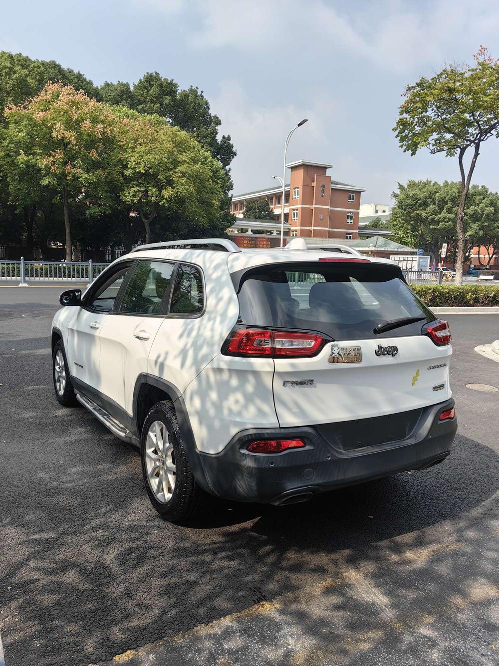 Jeep Cherokee