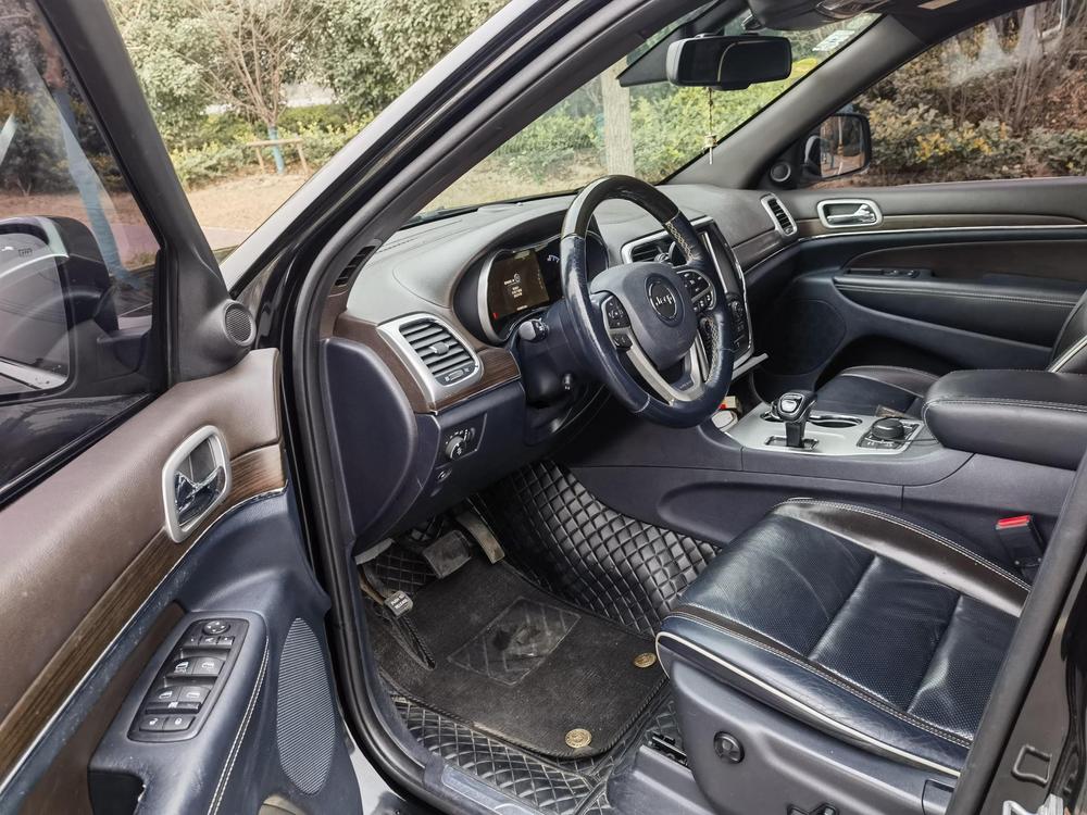 Jeep Grand Cherokee (Import)