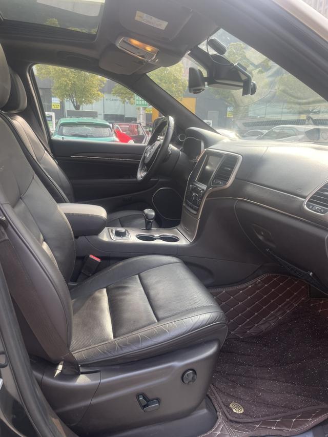 Jeep Grand Cherokee (Import)