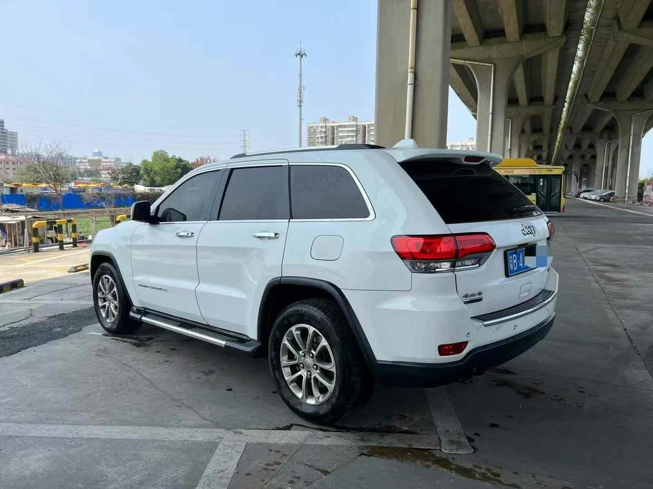Jeep Grand Cherokee (Import)