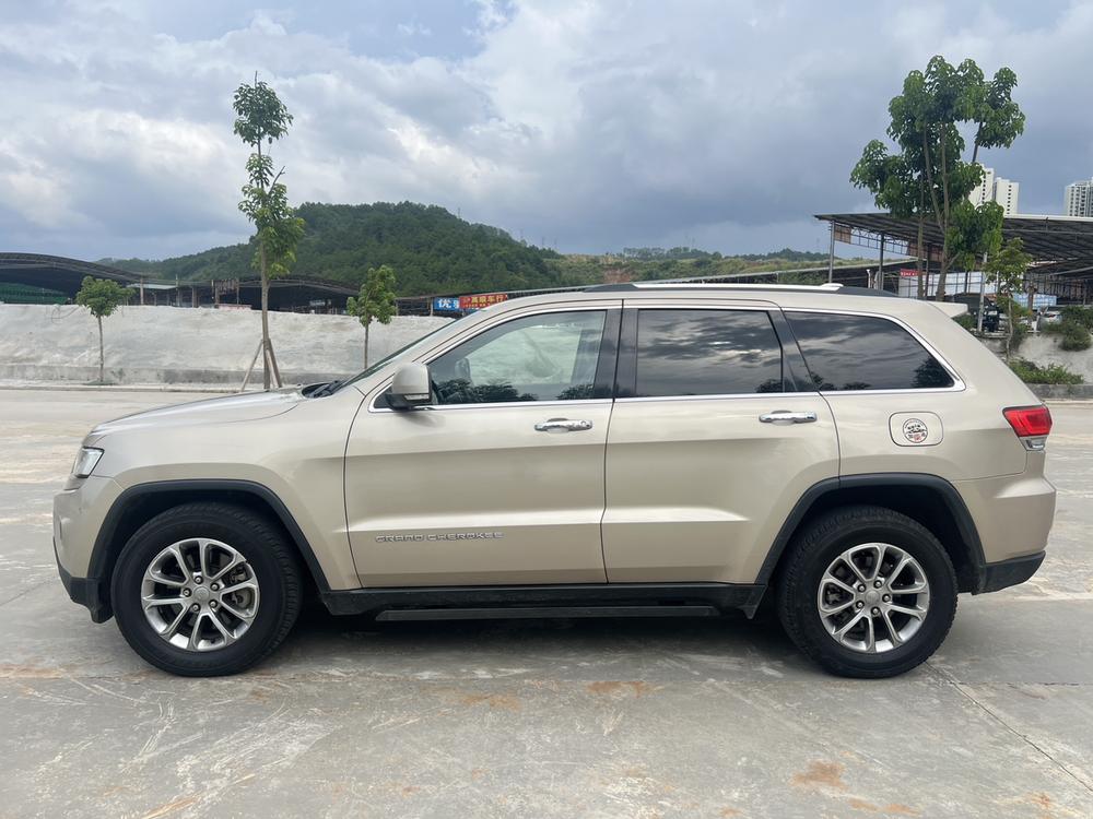 Jeep Grand Cherokee (Import)