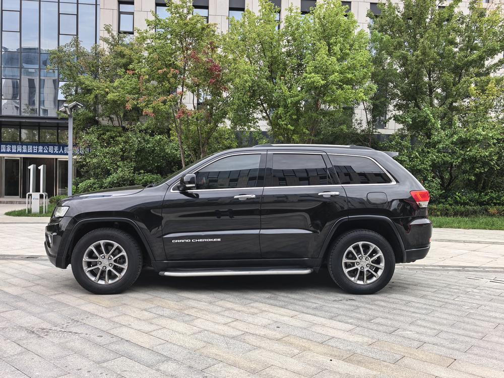 Jeep Grand Cherokee (Import)