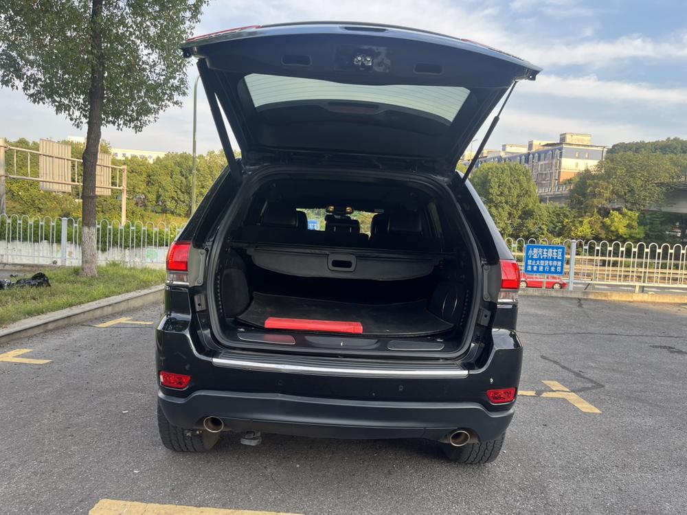 Jeep Grand Cherokee (Import)