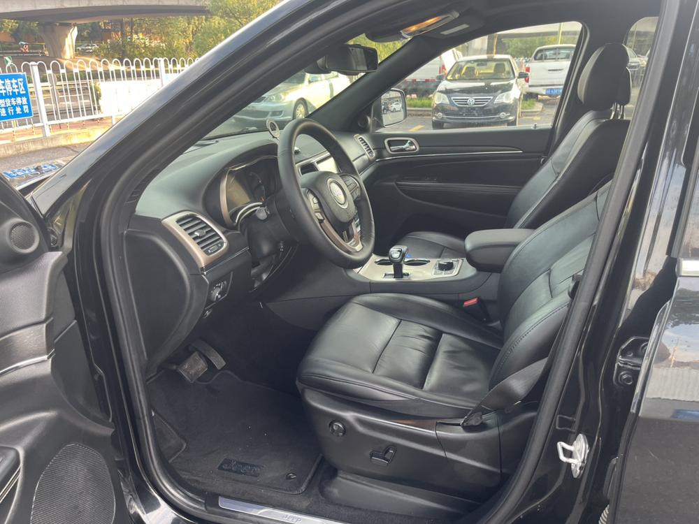 Jeep Grand Cherokee (Import)