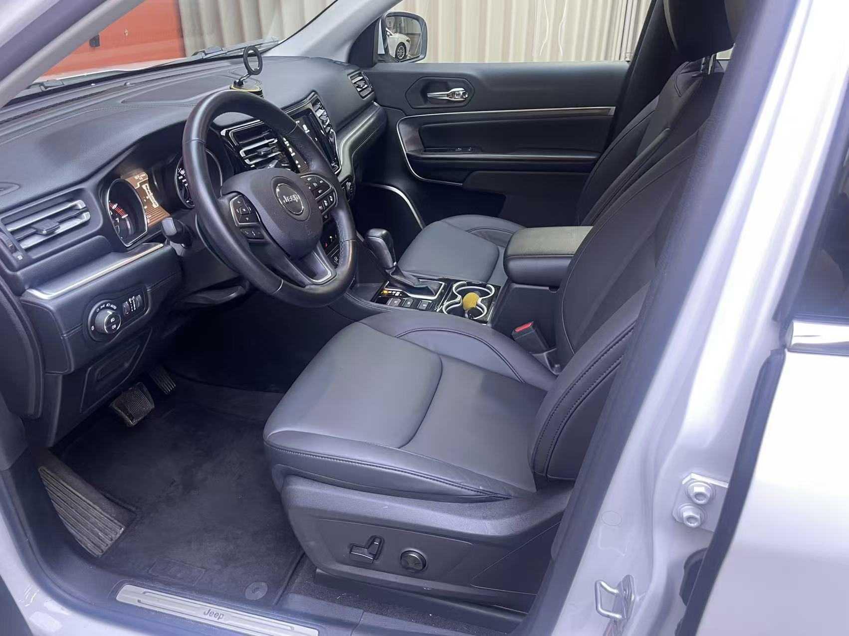 Jeep Grand Commander