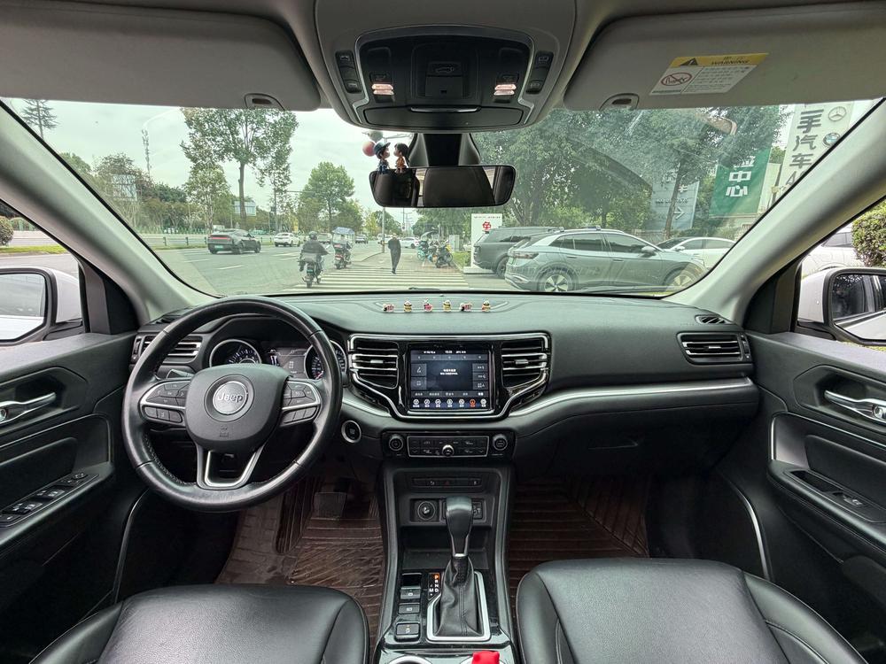 Jeep Grand Commander