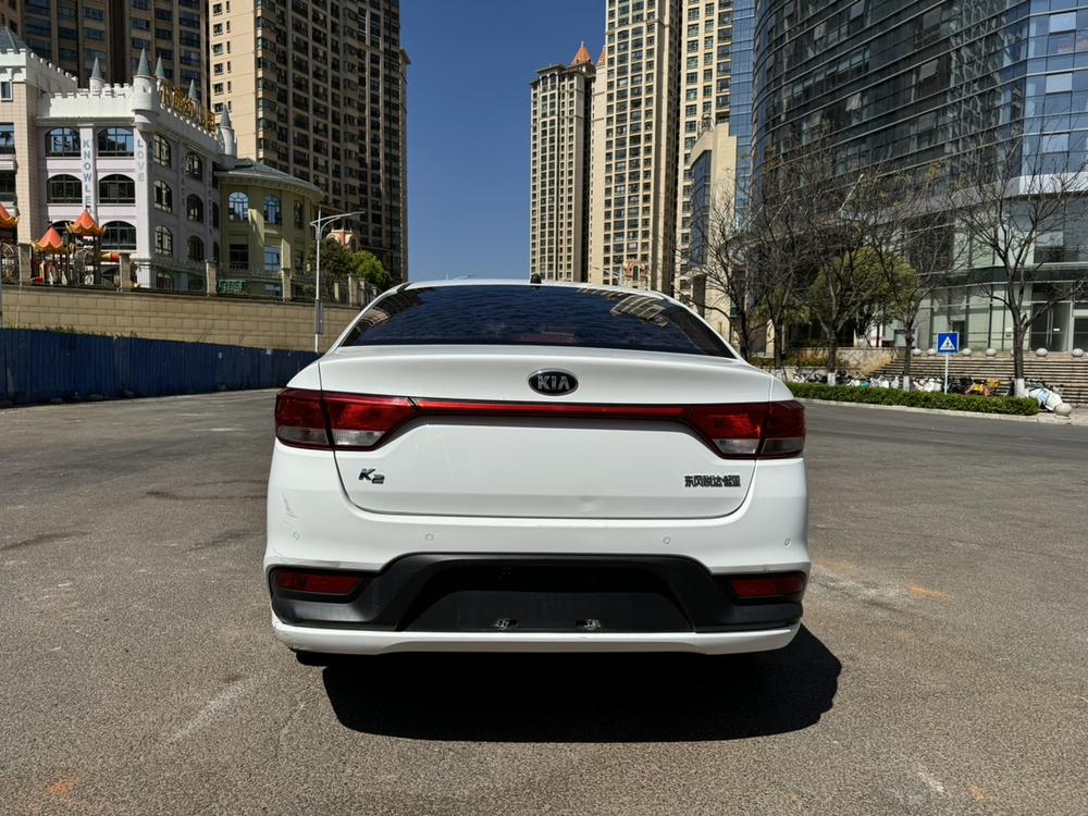 Kia Kia K2