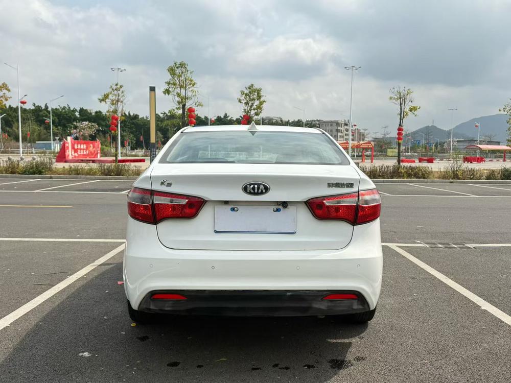 Kia Kia K2