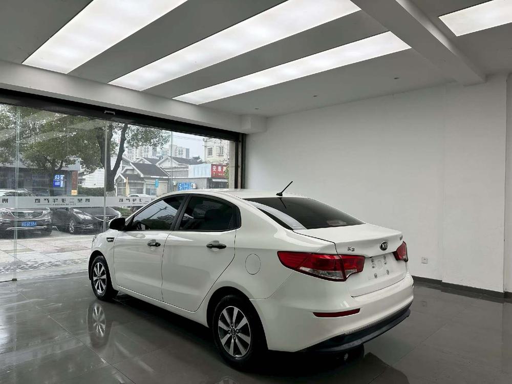 Kia Kia K2
