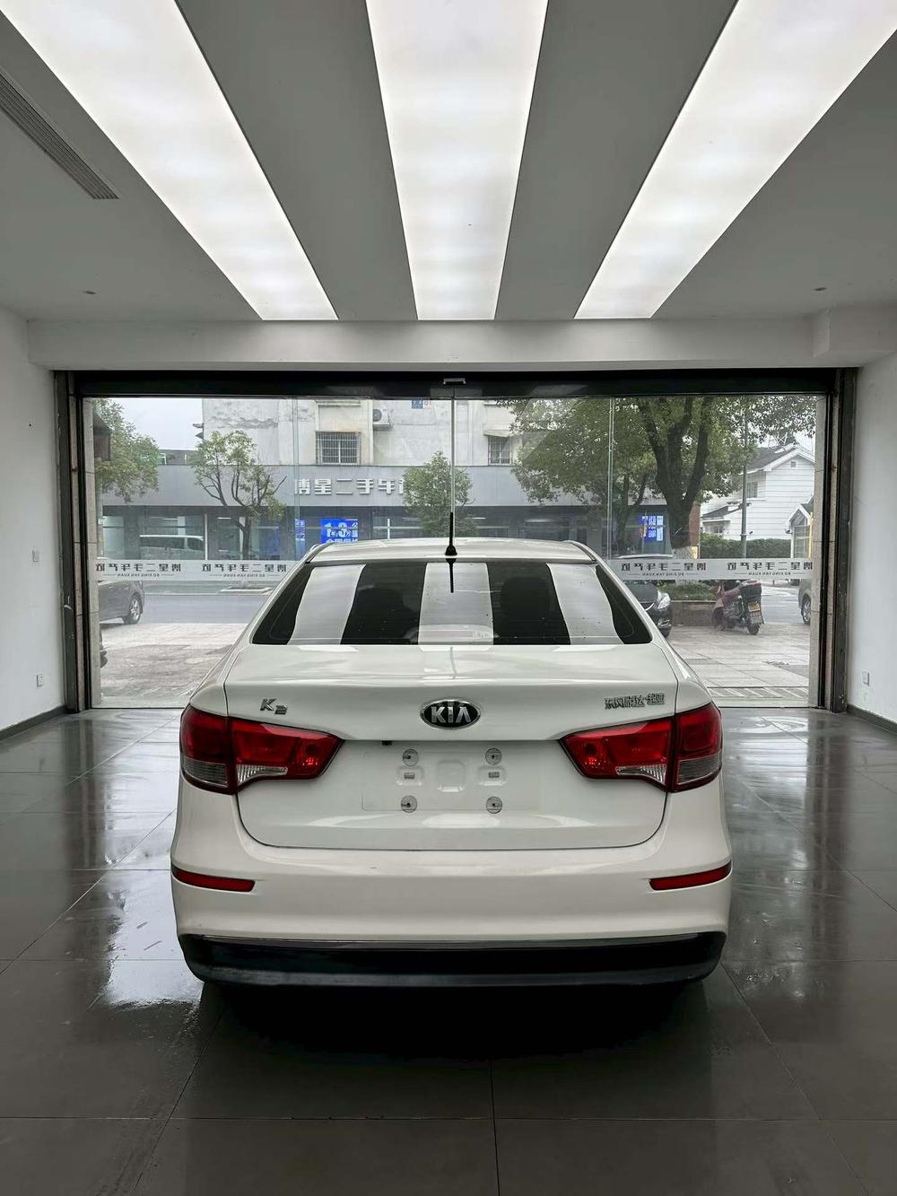 Kia Kia K2