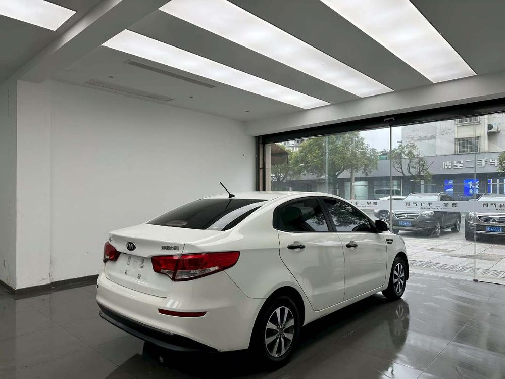 Kia Kia K2