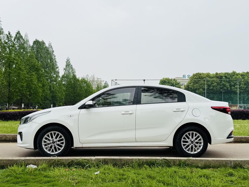 Kia Kia K2