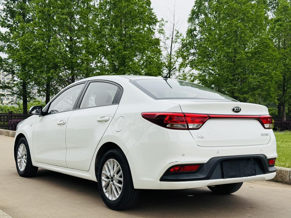 Kia Kia K2
