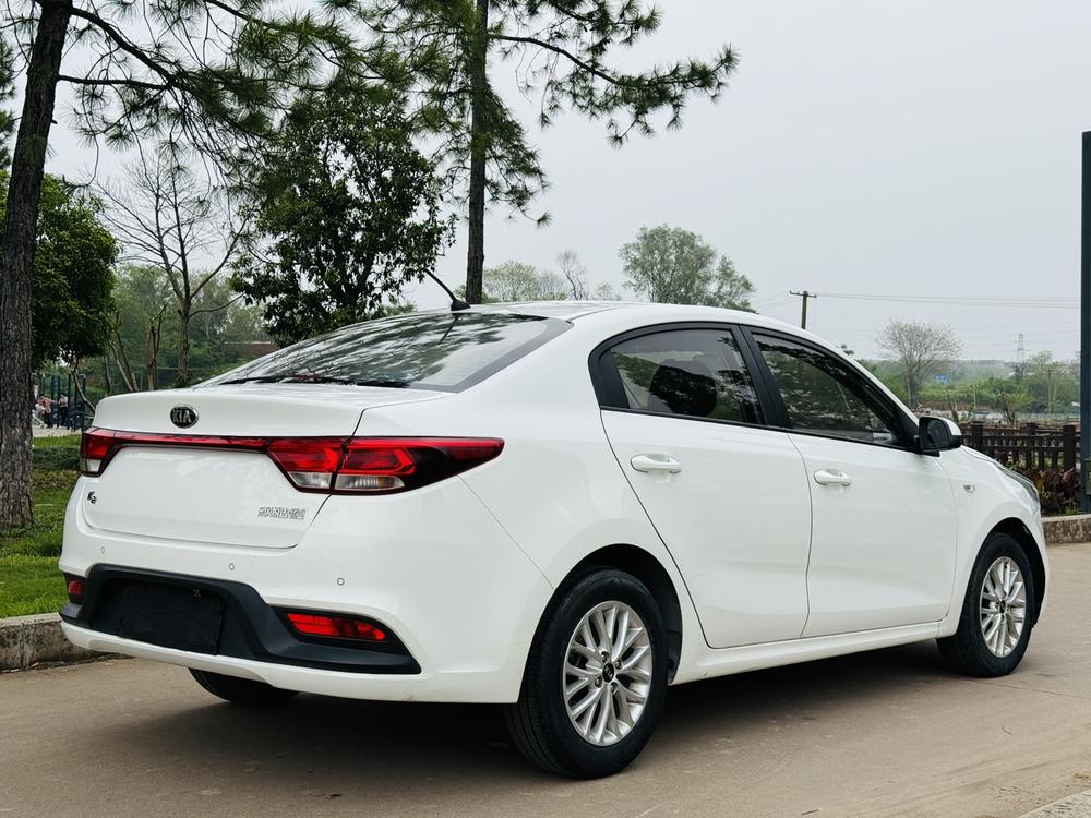 Kia Kia K2