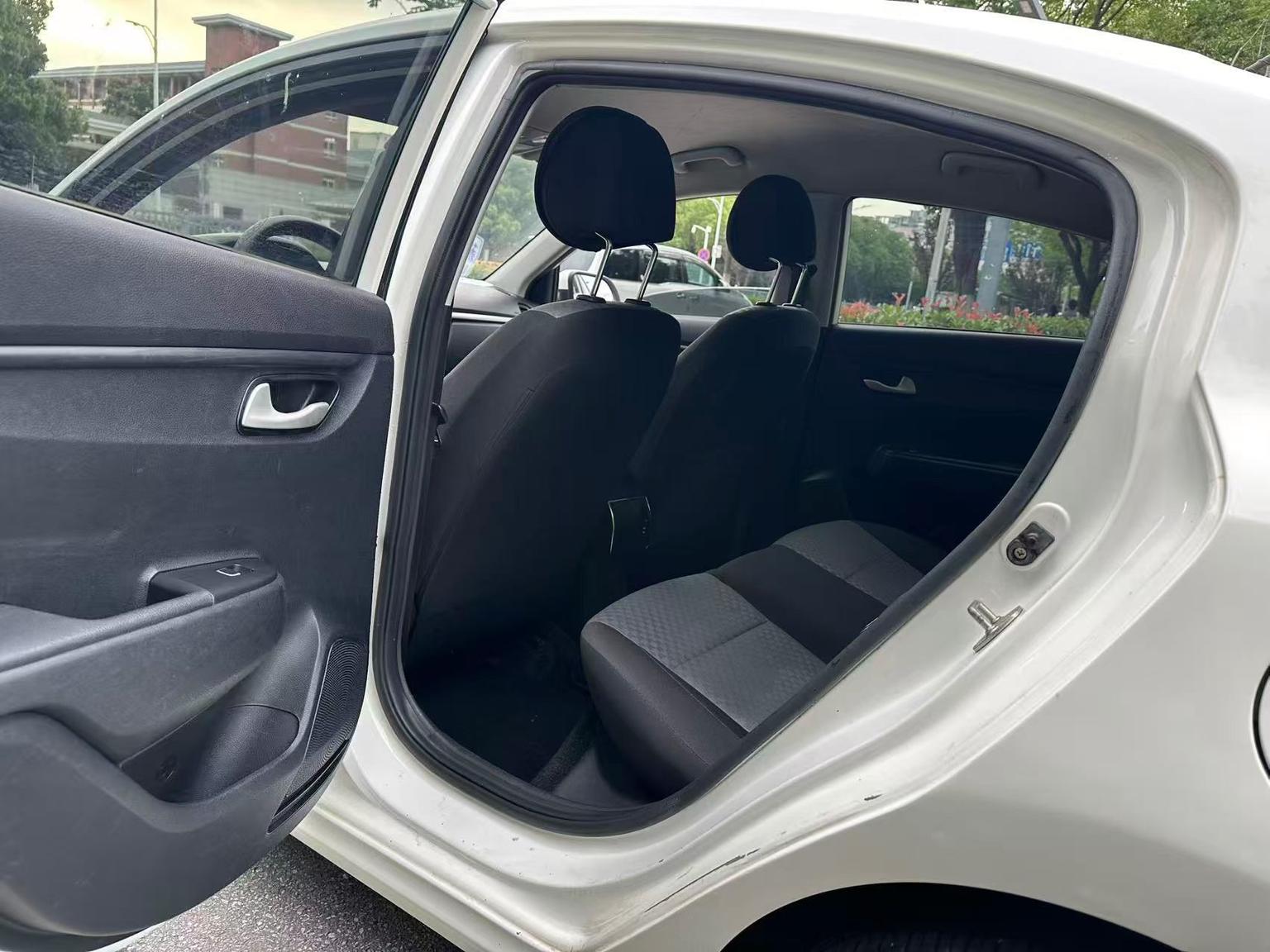 Kia Kia K2