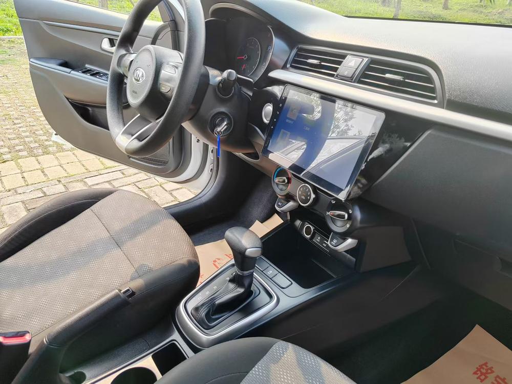 Kia Kia K2