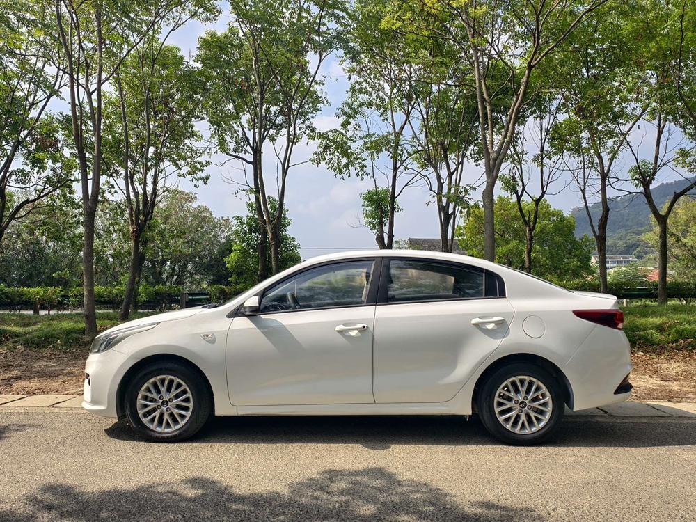 Kia Kia K2
