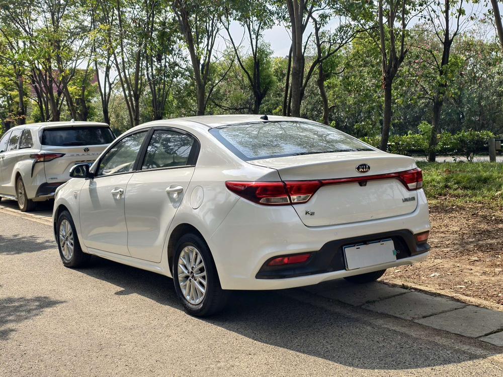 Kia Kia K2