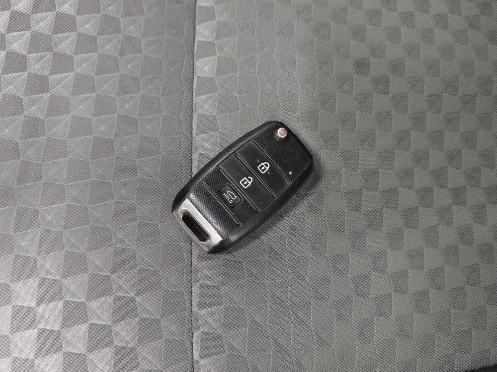 Kia Kia K2