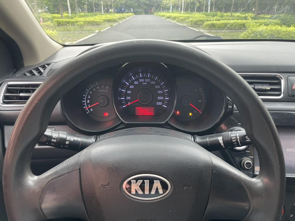 Kia Kia K2