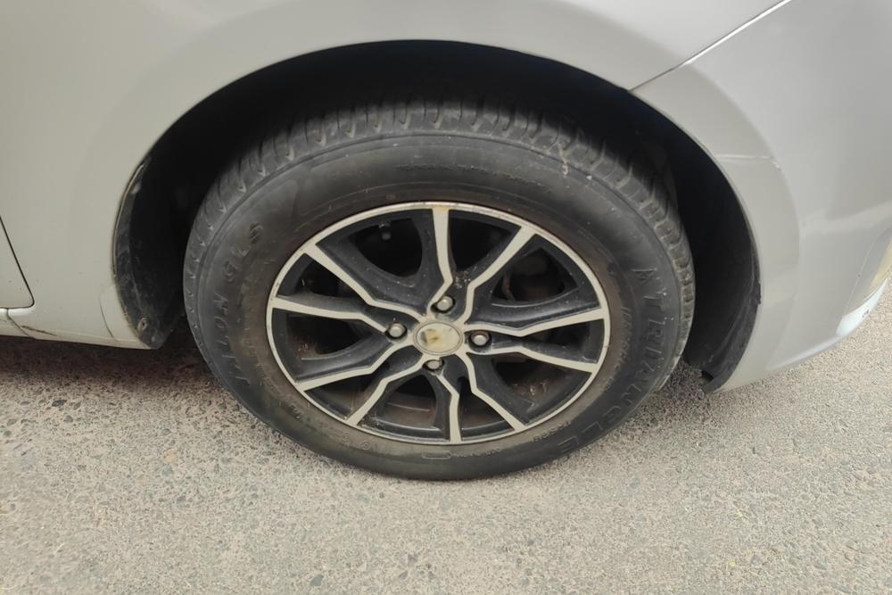 Kia Kia K2