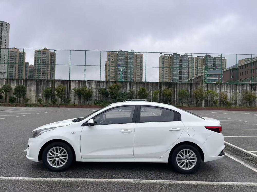 Kia Kia K2