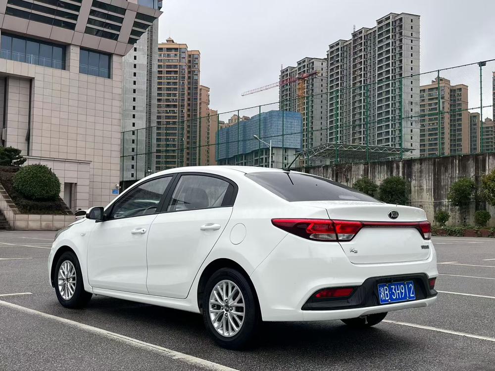 Kia Kia K2
