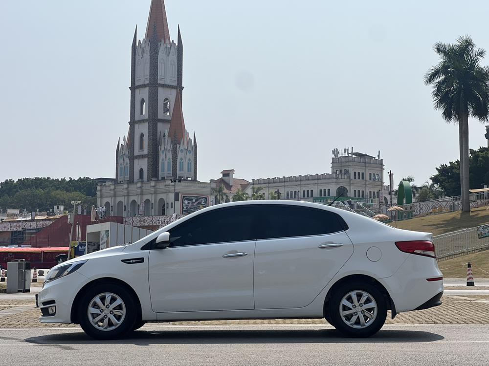 Kia Kia K2