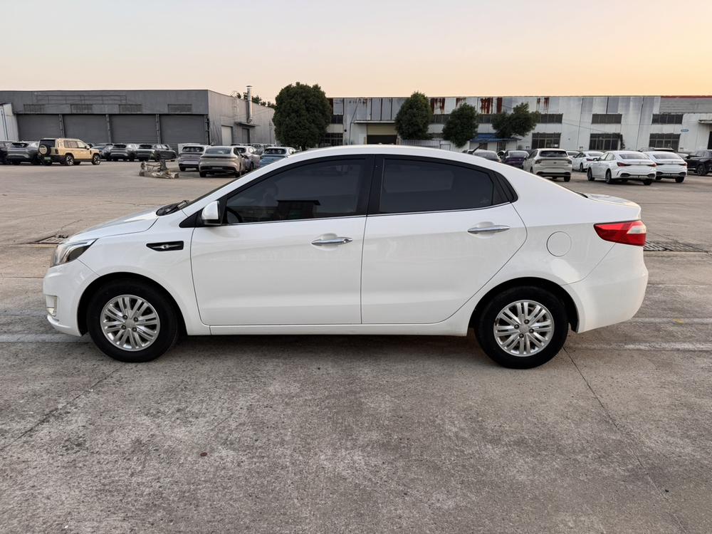 Kia Kia K2