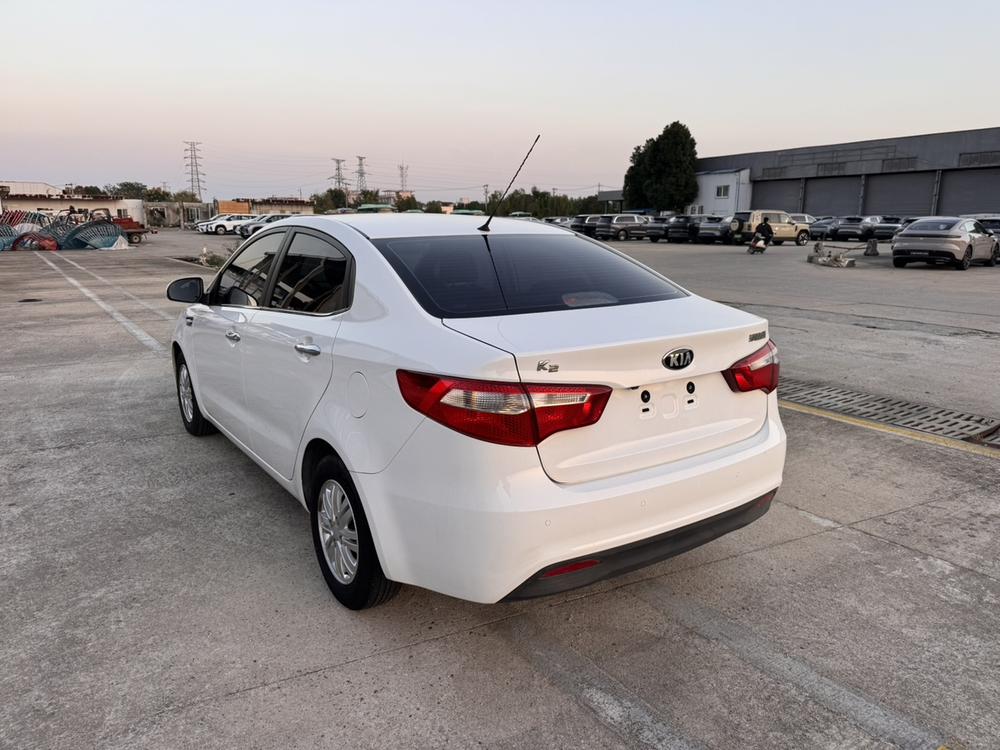 Kia Kia K2
