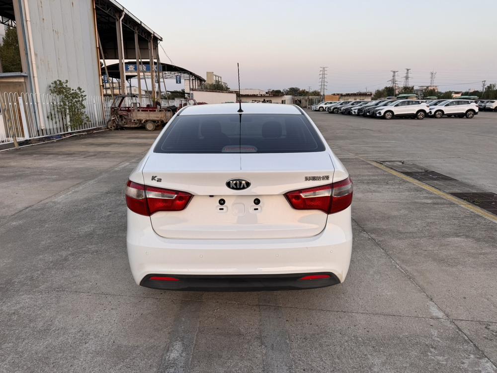 Kia Kia K2