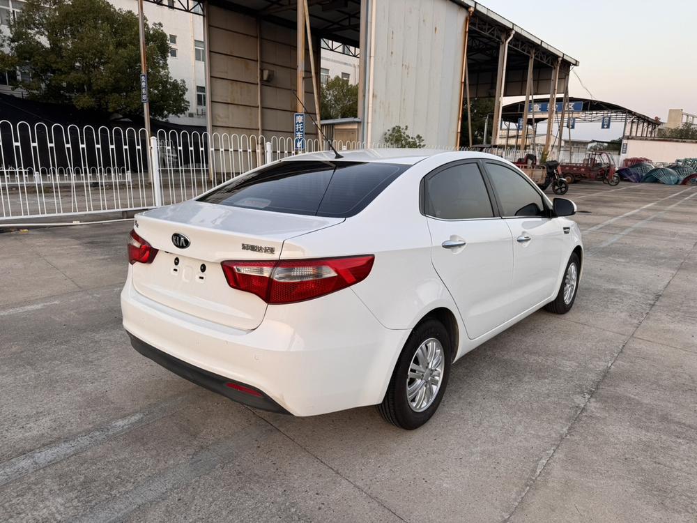 Kia Kia K2