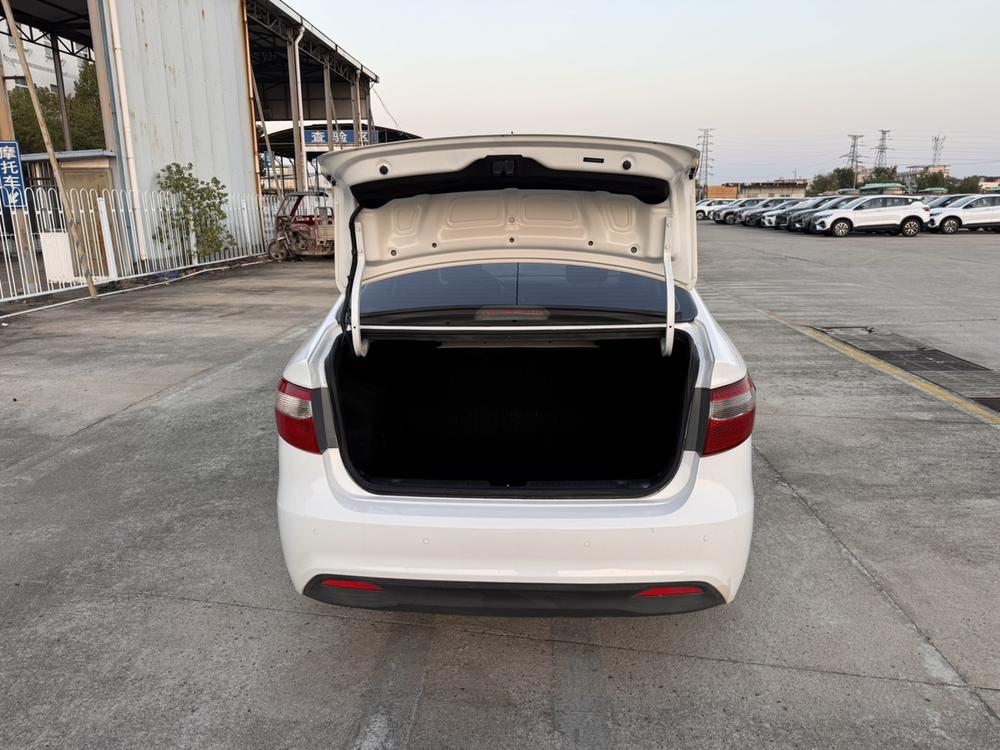 Kia Kia K2