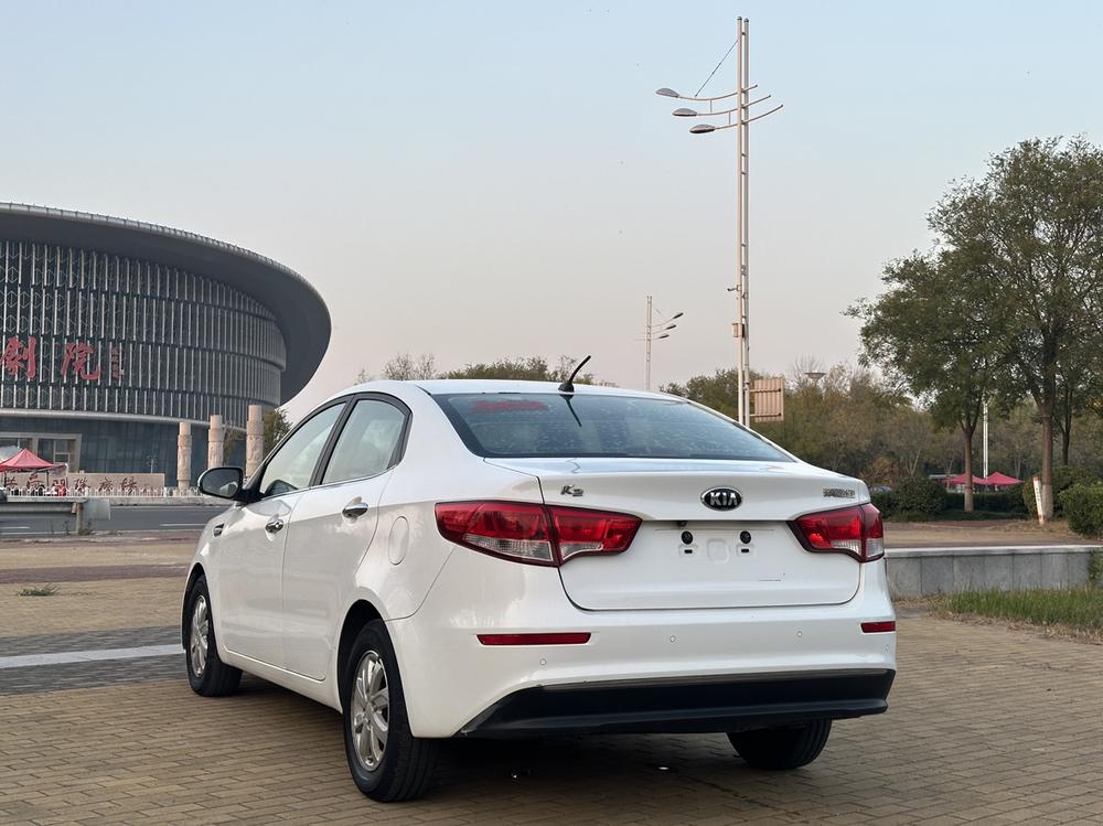Kia Kia K2