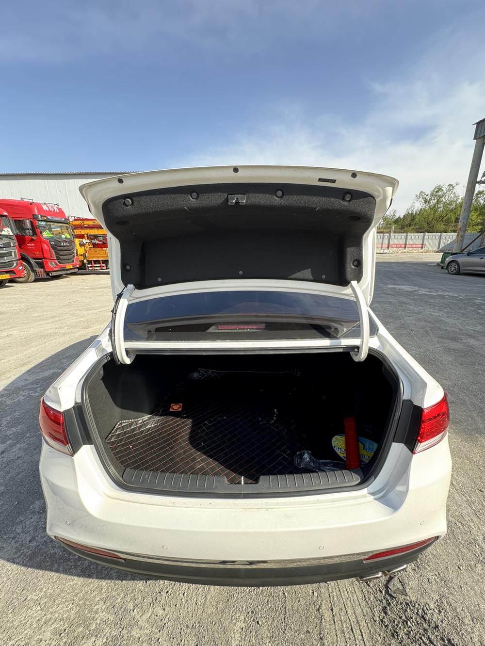 Kia Kia K4