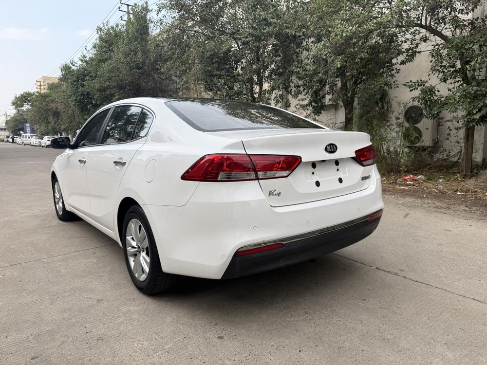 Kia Kia K4
