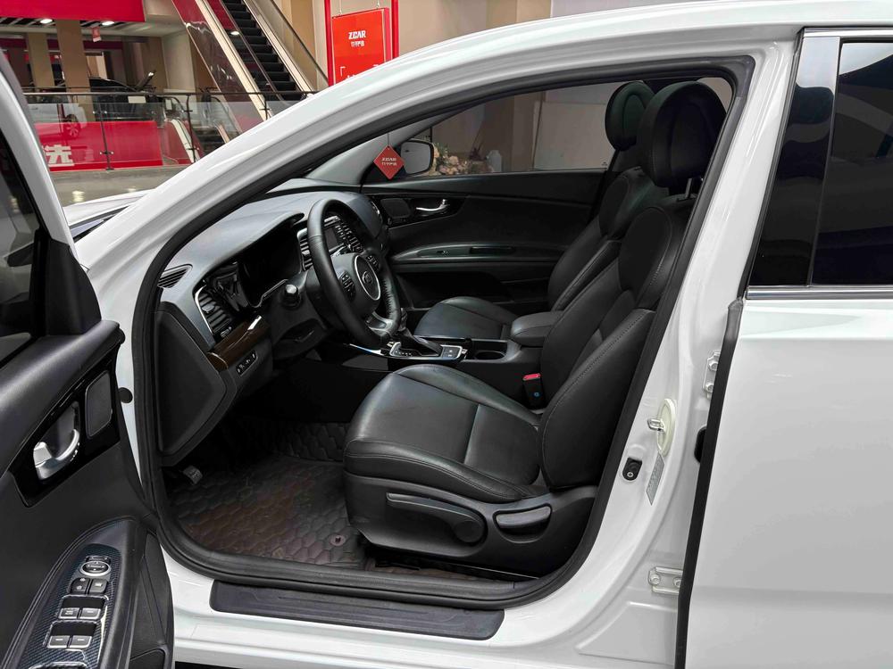 Kia Kia K4