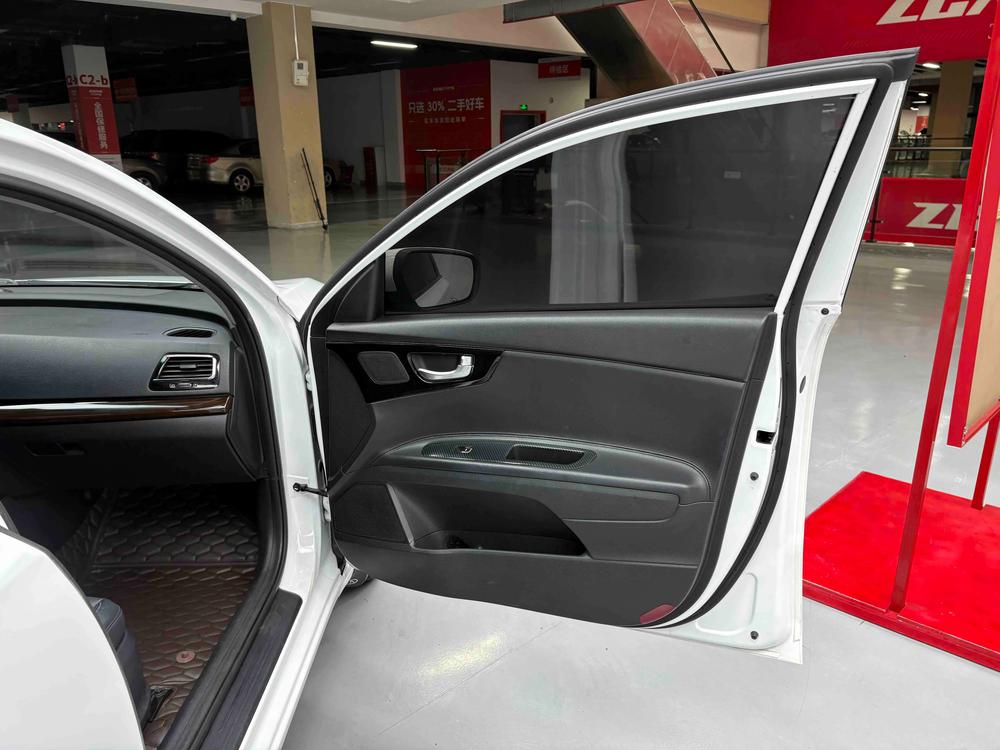 Kia Kia K4